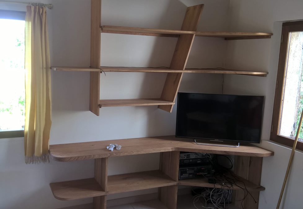 Divers meubles massifs